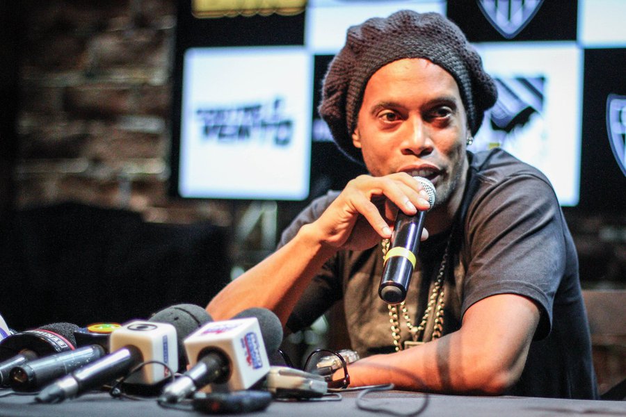 A novela da contratação de Ronaldinho Gaúcho acabou com com seu destino selado pelo clube mexicano Querétaro. (Foto: Luis Mauro Queiroz) A novela da contratação de Ronaldinho Gaúcho acabou com com seu destino selado pelo clube mexicano Querétaro.