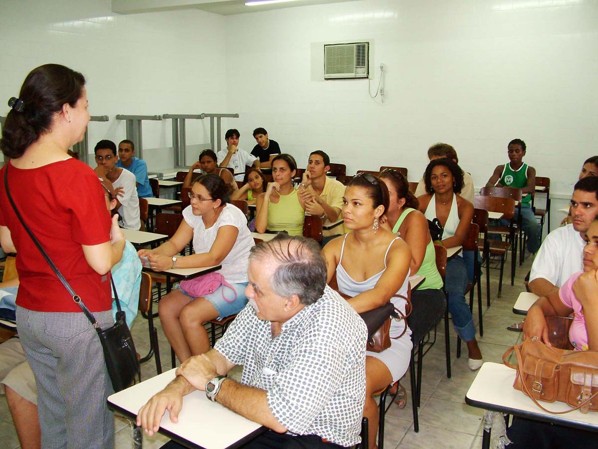 São necessárias fórmulas criativas que desenvolvam um plano de ensino ousado, que faça opção por conteúdos que estimulem o desenvolvimento da capacidade existente no próprio aluno (Foto: Isac Mota) São necessárias fórmulas criativas que desenvolvam um plano de ensino ousado, que faça opção por conteúdos que estimulem o desenvolvimento da capacidade existente no próprio aluno