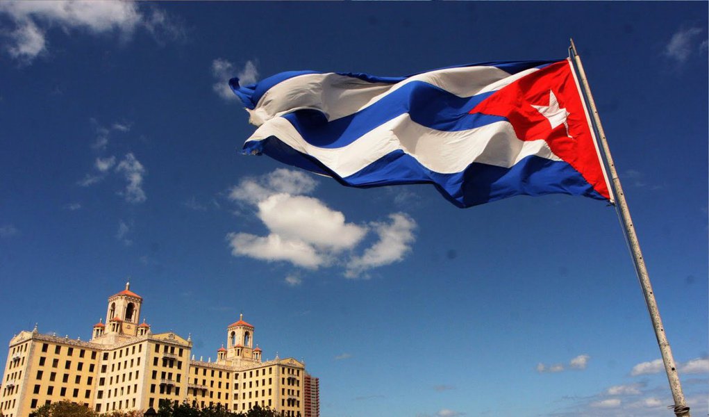 O governo de Cuba aumentou as taxas e restringiu as importações de bens de consumo levados ao país por avião ou correio; medidas têm em mira o mercado negro de produtos difíceis de encontrar nas prateleiras ou que são vendidos com altos impostos (Foto: Gisele Federicce) O governo de Cuba aumentou as taxas e restringiu as importações de bens de consumo levados ao país por avião ou correio; medidas têm em mira o mercado negro de produtos difíceis de encontrar nas prateleiras ou que são vendidos com altos impostos