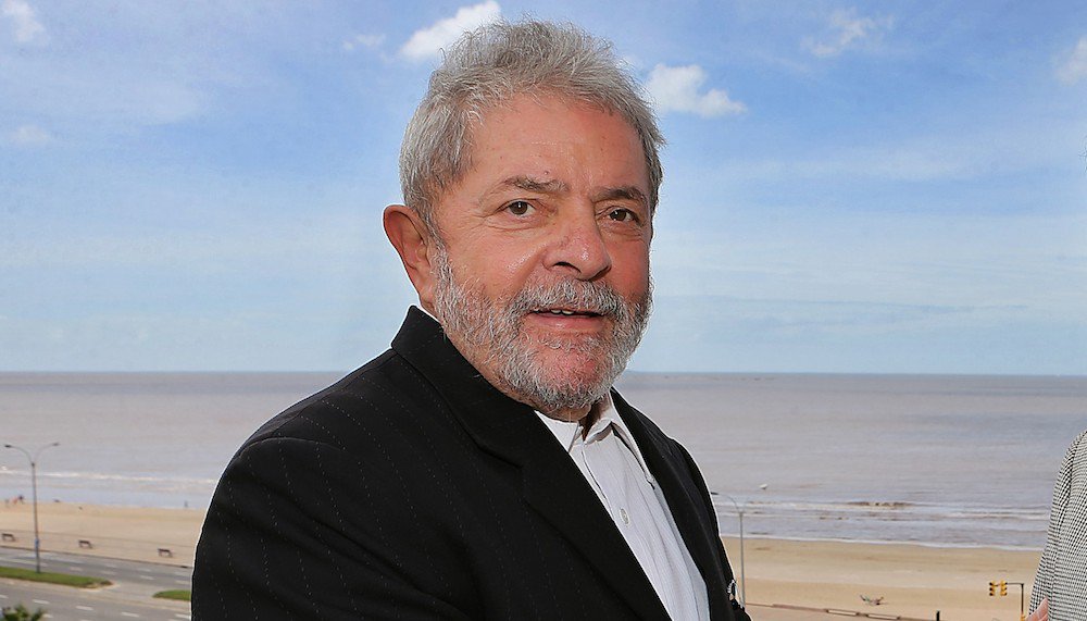 A vitória de Lula, candidato derrotado em três eleições até então, foi um basta que a população brasileira deu a um modelo de governo focado simplesmente em economia (Foto: Rafael Kobota) A vitória de Lula, candidato derrotado em três eleições até então, foi um basta que a população brasileira deu a um modelo de governo focado simplesmente em economia