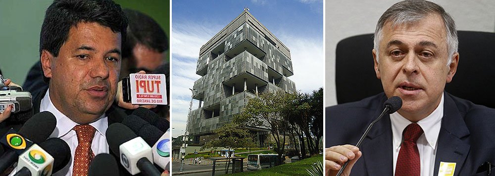 O líder do DEM na Câmara dos Deputados, Mendonça Filho (PE), disse que é necessário que o Congresso apure o "mar de lama" referente as denúncias envolvendo a Petrobras em defesa da própria instituição; "O Congresso deve ser o primeiro interessado em esclarecer essas denúncias, pois há parlamentares que tiveram o nome citado por Paulo Roberto Costa. Infelizmente, desde o início, o PT vem tentando esconder o 'Mar de Lama' da Petrobras", disparou o democrata; as novas denúncias feitas pelo ex-diretor da estatal foram veiculadas pela imprensa neste final de semana tendo como base o depoimento de Costa com o benefício da delação premiada (Foto: Paulo Emílio) O líder do DEM na Câmara dos Deputados, Mendonça Filho (PE), disse que é necessário que o Congresso apure o "mar de lama" referente as denúncias envolvendo a Petrobras em defesa da própria instituição; "O Congresso deve ser o primeiro interessado em esclarecer essas denúncias, pois há parlamentares que tiveram o nome citado por Paulo Roberto Costa. Infelizmente, desde o início, o PT vem tentando esconder o 'Mar de Lama' da Petrobras", disparou o democrata; as novas denúncias feitas pelo ex-diretor da estatal foram veiculadas pela imprensa neste final de semana tendo como base o depoimento de Costa com o benefício da delação premiada