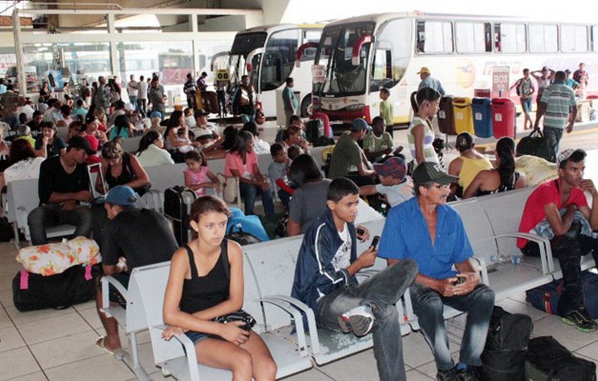 É o que revelou estudo sobre a migração no Estado divulgado pelo Instituto Mauro Borges de Estatísticas e Estudos Socioeconômicos da Secretaria de Gestão e Planejamento (IMB/Segplan); Minas Gerais é o Estado de origem da maior parte dos migrantes que chegaram a Goiás; pelos dados do Censo Demográfico de 2010, os mineiros somavam 302.813 habitantes, o equivalente a 5,1% da população total do Estado; já a soma dos demais Estados por região de origem dos migrantes em Goiás mostra que o Nordeste lidera o ranking com 41,8% dos migrantes, seguido do Sudeste, com 25,9% do total (Foto: José Barbacena) É o que revelou estudo sobre a migração no Estado divulgado pelo Instituto Mauro Borges de Estatísticas e Estudos Socioeconômicos da Secretaria de Gestão e Planejamento (IMB/Segplan); Minas Gerais é o Estado de origem da maior parte dos migrantes que chegaram a Goiás; pelos dados do Censo Demográfico de 2010, os mineiros somavam 302.813 habitantes, o equivalente a 5,1% da população total do Estado; já a soma dos demais Estados por região de origem dos migrantes em Goiás mostra que o Nordeste lidera o ranking com 41,8% dos migrantes, seguido do Sudeste, com 25,9% do total