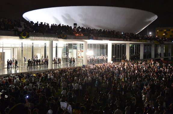 Feito histórico de obter 7.754.436 votos, em todo o Brasil, a favor do Plebiscito Popular mereceu desprezo da mídia tradicional, o que não tirou a dimensão da nossa vitória (Foto: Ricardo Gebrim) Feito histórico de obter 7.754.436 votos, em todo o Brasil, a favor do Plebiscito Popular mereceu desprezo da mídia tradicional, o que não tirou a dimensão da nossa vitória