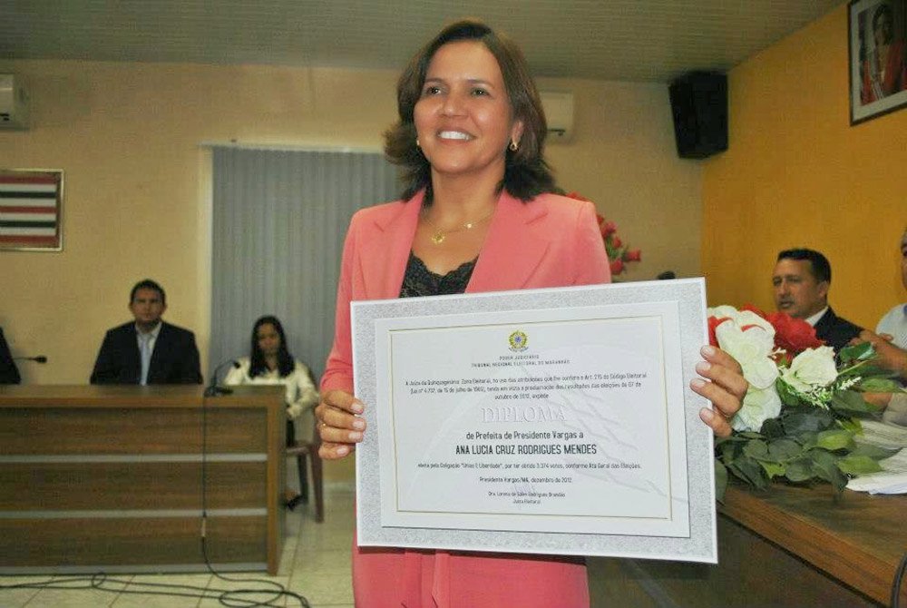 O Ministério Público do Maranhão pediu a perda de mandato da prefeita Ana Lúcia Mendes, do município de Presidente Vargas; ela é acusada de praticar atos de improbidade administrativa em licitações; além dela, sete subordinados estão sendo acusados de participar das irregularidades (Foto: Voney Malta) O Ministério Público do Maranhão pediu a perda de mandato da prefeita Ana Lúcia Mendes, do município de Presidente Vargas; ela é acusada de praticar atos de improbidade administrativa em licitações; além dela, sete subordinados estão sendo acusados de participar das irregularidades