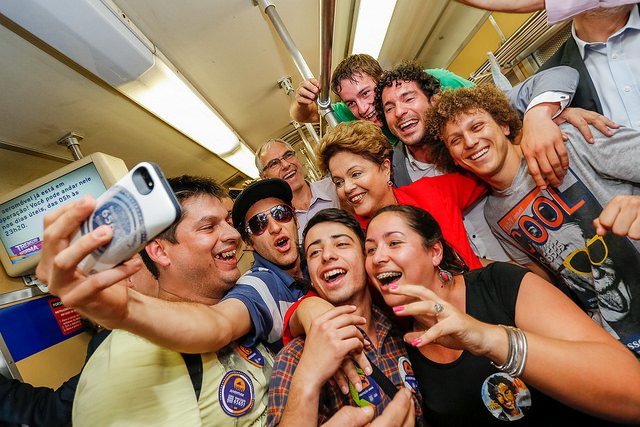 Os jovens que vão votar em Marina como se ela fosse o Messias da "nova política" estão equivocados, e precisamos dizer isso a eles (Foto: Gabriel Nascimento) Os jovens que vão votar em Marina como se ela fosse o Messias da "nova política" estão equivocados, e precisamos dizer isso a eles