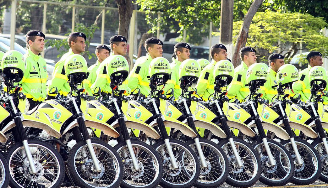 Com o menor número de homicídios para o mês desde 2011, Goiás registrou em agosto uma queda de 14,7% nas ocorrências do tipo no comparativo com o mesmo mês do ano passado; números foram impactados pela redução de 7,1% em Goiânia, de 6,3% na Região Metropolitana de Goiânia, de 38,4% no Entorno do Distrito Federal e de 68,7% em Anápolis; de acordo com os dados da Gerência do Observatório da Segurança, foram registrados em Goiás 197 homicídios em agosto de 2014, ante 231 ocorrências no mesmo mês de 2013. Em relação a julho, quando ocorreram 211 crimes de morte no Estado, o recuo foi de 6,6% (Foto: José Barbacena) Com o menor número de homicídios para o mês desde 2011, Goiás registrou em agosto uma queda de 14,7% nas ocorrências do tipo no comparativo com o mesmo mês do ano passado; números foram impactados pela redução de 7,1% em Goiânia, de 6,3% na Região Metropolitana de Goiânia, de 38,4% no Entorno do Distrito Federal e de 68,7% em Anápolis; de acordo com os dados da Gerência do Observatório da Segurança, foram registrados em Goiás 197 homicídios em agosto de 2014, ante 231 ocorrências no mesmo mês de 2013. Em relação a julho, quando ocorreram 211 crimes de morte no Estado, o recuo foi de 6,6%
