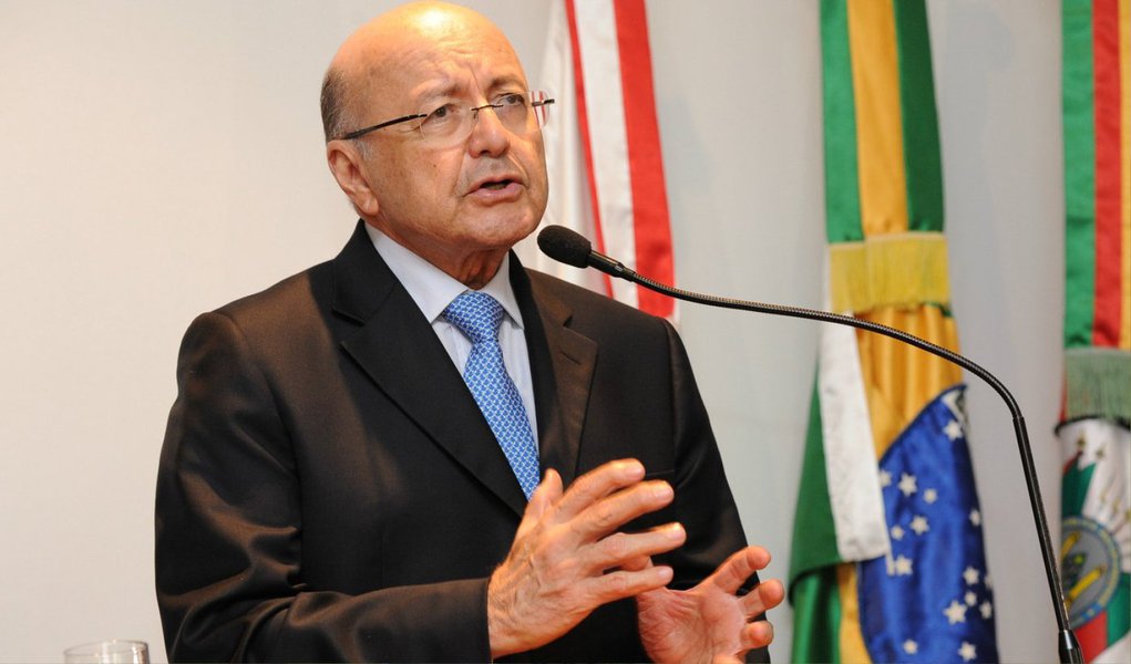 Maílson da Nóbrega disse que apesar da crise econômica atual, o Brasil não corre o risco de entrar em colapso como a Argentina ou a Venezuela; "Temos uma democracia consolidada, instituições fortes, um grande mercado, imprensa livre... vamos sobreviver a esses quatro anos", afirmou, em referência ao governo da presidente Dilma, sobre o qual também teceu críticas; segundo ele, o país só deve voltar a crescer em 2018 (Foto: Paulo Emílio) Maílson da Nóbrega disse que apesar da crise econômica atual, o Brasil não corre o risco de entrar em colapso como a Argentina ou a Venezuela; "Temos uma democracia consolidada, instituições fortes, um grande mercado, imprensa livre... vamos sobreviver a esses quatro anos", afirmou, em referência ao governo da presidente Dilma, sobre o qual também teceu críticas; segundo ele, o país só deve voltar a crescer em 2018