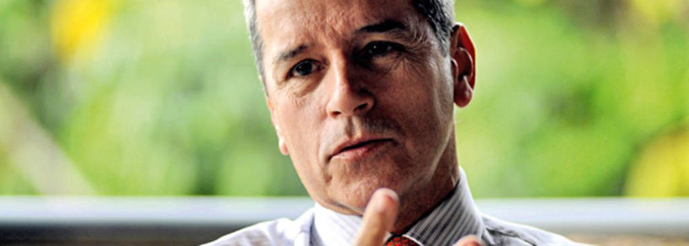 Ex-senador Luiz Estevão, que passa a cumprir o restante da pena em regime aberto, é acusado de alterar livros contábeis para justificar dinheiro de obras superfaturadas com o objetivo de construir o prédio do TRT-SP; a empresa Incal venceu a licitação em 1992, mas a obra foi abandonada em 1998, após o juiz Nicolau dos Santos Neto deixar a comissão responsável pelo empreendimento; um ano depois, uma CPI na Câmara Federal apontou que, em um contrato, 90% da Incal era transferida ao Grupo OK, do então senador Luiz Estevão (Foto: Leonardo Lucena) Ex-senador Luiz Estevão, que passa a cumprir o restante da pena em regime aberto, é acusado de alterar livros contábeis para justificar dinheiro de obras superfaturadas com o objetivo de construir o prédio do TRT-SP; a empresa Incal venceu a licitação em 1992, mas a obra foi abandonada em 1998, após o juiz Nicolau dos Santos Neto deixar a comissão responsável pelo empreendimento; um ano depois, uma CPI na Câmara Federal apontou que, em um contrato, 90% da Incal era transferida ao Grupo OK, do então senador Luiz Estevão