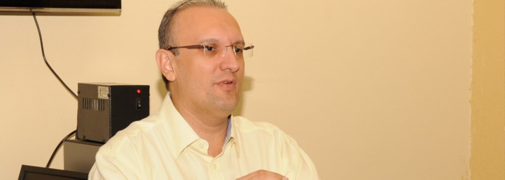 O prefeito Fábio Henrique (PDT) voltou a afirmar nesta quinta-feira (2) que “ainda não é hora” de tratar de questões eleitorais relacionados ao pleito de 2018; ele tem sido apontado como provável candidato ao Senado; o prefeito, no entanto, afirmou que “nunca” tratou do assunto com nenhuma liderança política; “Qual o cidadão sergipano não gostaria de ser governador de Sergipe? Quem não queria ser senador? No Senado se trata das grandes questões nacionais. Mas não é hora de se tratar isso. O governador Jackson Barreto tem três meses de mandato, mas já estão tratando da sucessão dele. Eu não vou tirar o foco da minha vida, que é Nossa Senhora do Socorro”, afirmou (Foto: Valter Lima) O prefeito Fábio Henrique (PDT) voltou a afirmar nesta quinta-feira (2) que “ainda não é hora” de tratar de questões eleitorais relacionados ao pleito de 2018; ele tem sido apontado como provável candidato ao Senado; o prefeito, no entanto, afirmou que “nunca” tratou do assunto com nenhuma liderança política; “Qual o cidadão sergipano não gostaria de ser governador de Sergipe? Quem não queria ser senador? No Senado se trata das grandes questões nacionais. Mas não é hora de se tratar isso. O governador Jackson Barreto tem três meses de mandato, mas já estão tratando da sucessão dele. Eu não vou tirar o foco da minha vida, que é Nossa Senhora do Socorro”, afirmou