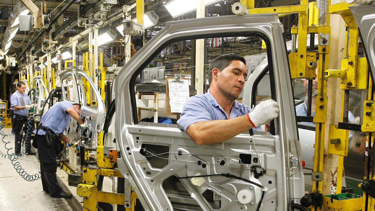 Em janeiro houve aumento de 0,3%, interrompendo dois meses de taxas negativas: -1,2% em novembro e -1,6% em dezembro; na comparação com fevereiro do ano passado, a produção da indústria nacional recuou 9,1% (Foto: Gisele Federicce) Em janeiro houve aumento de 0,3%, interrompendo dois meses de taxas negativas: -1,2% em novembro e -1,6% em dezembro; na comparação com fevereiro do ano passado, a produção da indústria nacional recuou 9,1%