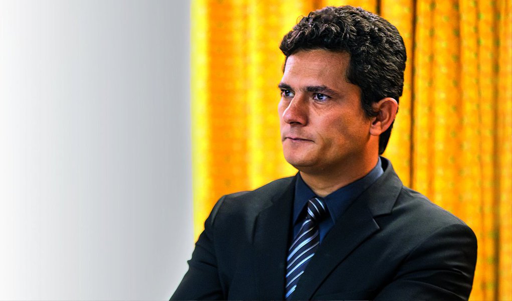 Defesa do executivo da empreiteira UTC Engenharia, Ricardo Pessoa, havia pedido a suspeição do juiz federal alegando que o magistrado teria adiantado o seu convencimento sobre a responsabilidade criminal dos acusados na Lava Jato; "Não se compreende como o exercício pelo Juiz de poder expresso na lei, destinado a esclarecer os fatos, pode ser elevado a causa de suspeição", pontuou Moro (Foto: Paulo Emílio) Defesa do executivo da empreiteira UTC Engenharia, Ricardo Pessoa, havia pedido a suspeição do juiz federal alegando que o magistrado teria adiantado o seu convencimento sobre a responsabilidade criminal dos acusados na Lava Jato; "Não se compreende como o exercício pelo Juiz de poder expresso na lei, destinado a esclarecer os fatos, pode ser elevado a causa de suspeição", pontuou Moro