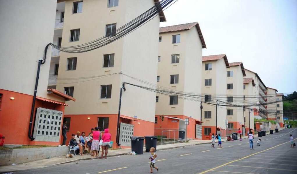 A Polícia Civil prendeu nesta sexta-feira 21 dois suspeitos de participação na invasão do condomínio Residencial Guadalupe, no Rio de Janeiro, no último dia 9; um deles também é investigado por venda de vagas em unidades residenciais do programa do governo federal já entregues em outros pontos da cidade (Foto: Gisele Federicce) A Polícia Civil prendeu nesta sexta-feira 21 dois suspeitos de participação na invasão do condomínio Residencial Guadalupe, no Rio de Janeiro, no último dia 9; um deles também é investigado por venda de vagas em unidades residenciais do programa do governo federal já entregues em outros pontos da cidade