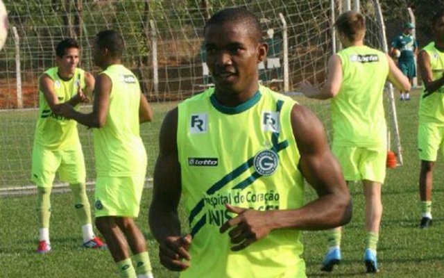 Palmeiras e um clube da Ucrânia haviam sido os primeiros a realizaram ofertas oficiais pelo jogador, mas o São Paulo supostamente teria entrado fortemente na batalha pelo atleta (Foto: Luis Mauro Queiroz) Palmeiras e um clube da Ucrânia haviam sido os primeiros a realizaram ofertas oficiais pelo jogador, mas o São Paulo supostamente teria entrado fortemente na batalha pelo atleta