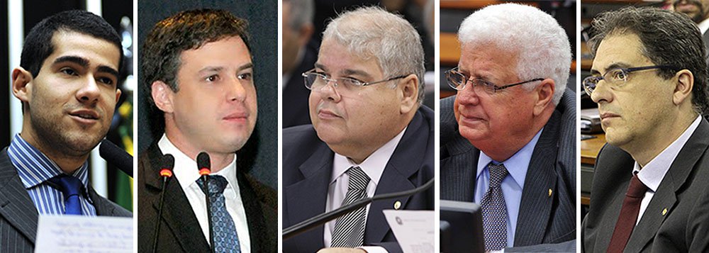 Empreiteiras investigadas pela Operação Lava Jato fizeram doações para 255 deputados nas eleições desse ano; os parlamentares que mais receberam, em ordem de volume de dinheiro, são Alexandre Leite (DEM-SP), Arthur Bisneto (PSDB-AM), Lúcio Vieira Lima (PMDB-BA), Nelson Meurer (PP-PR) e Carlos Zarattini (PT-SP); cada um foi beneficiado com mais de R$ 1 milhão cada (Foto: Gisele Federicce) www.brasil247.com - Empreiteiras investigadas pela Operação Lava Jato fizeram doações para 255 deputados nas eleições desse ano; os parlamentares que mais receberam, em ordem de volume de dinheiro, são Alexandre Leite (DEM-SP), Arthur Bisneto (PSDB-AM), Lúcio Vieira Lima (PMDB-BA), Nelson Meurer (PP-PR) e Carlos Zarattini (PT-SP); cada um foi beneficiado com mais de R$ 1 milhão cada