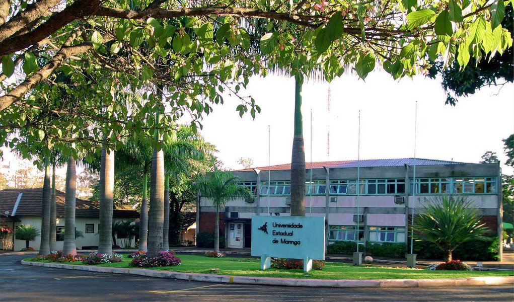 Professores e agentes de cinco das sete universidades estaduais do Paraná suspenderam a greve que durava cerca de um mês; os servidores, docentes e técnicos, representados pelo Sindicato dos Trabalhadores em Estabelecimentos de Ensino de Maringá (Sinteemar) foram os primeiros a decidir pela suspensão do movimento, por prazo indeterminado (Foto: Leonardo Lucena) Professores e agentes de cinco das sete universidades estaduais do Paraná suspenderam a greve que durava cerca de um mês; os servidores, docentes e técnicos, representados pelo Sindicato dos Trabalhadores em Estabelecimentos de Ensino de Maringá (Sinteemar) foram os primeiros a decidir pela suspensão do movimento, por prazo indeterminado