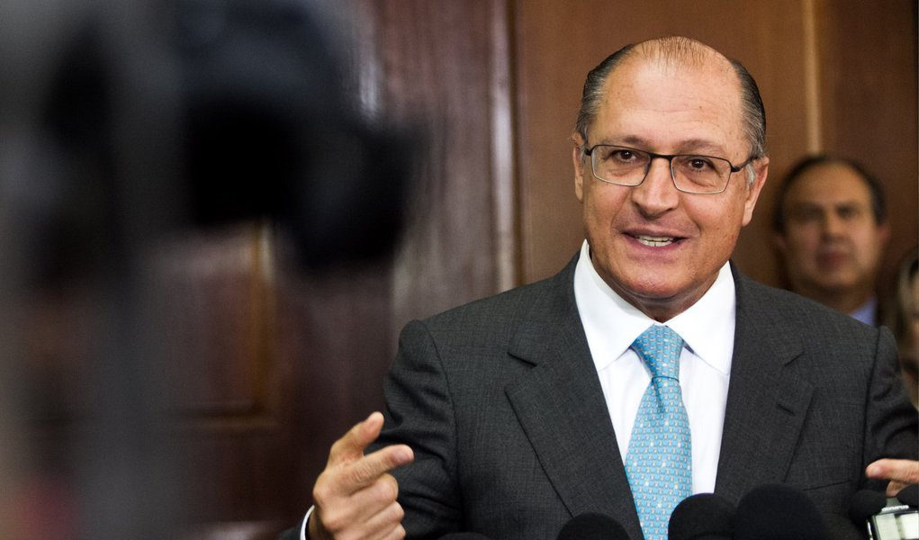 Tribunal Regional Eleitoral de São Paulo aceita recurso do governador tucano após ter rejeitado, na semana passada, suas contas de campanha; na primeira declaração parcial, deixaram de ser computados cerca de R$ 909 mil; na segunda, R$ 8,4 milhões; Geraldo Alckmin será diplomado nesta sexta-feira 18 para assumir o segundo mandato (Foto: Gisele Federicce) Tribunal Regional Eleitoral de São Paulo aceita recurso do governador tucano após ter rejeitado, na semana passada, suas contas de campanha; na primeira declaração parcial, deixaram de ser computados cerca de R$ 909 mil; na segunda, R$ 8,4 milhões; Geraldo Alckmin será diplomado nesta sexta-feira 18 para assumir o segundo mandato