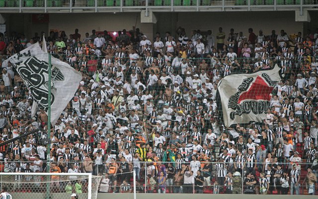 Quem também subiu na classificação foi o Corinthians, que com a vitória por 1 a 0 sobre o Goiás, passou o Grêmio e agora é o terceiro colocado com 30 pontos. Com a mesma pontuação na sequencia aparece o Cruzeiro (Foto: Luis Mauro Queiroz) Quem também subiu na classificação foi o Corinthians, que com a vitória por 1 a 0 sobre o Goiás, passou o Grêmio e agora é o terceiro colocado com 30 pontos. Com a mesma pontuação na sequencia aparece o Cruzeiro
