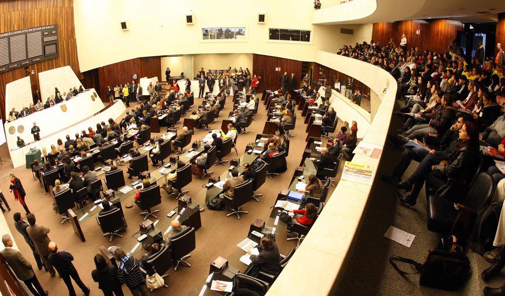 ALE só vai votar novo regimento em 2015 Brasil 247 ALE só vai votar novo regimento em 2015 Brasil 247