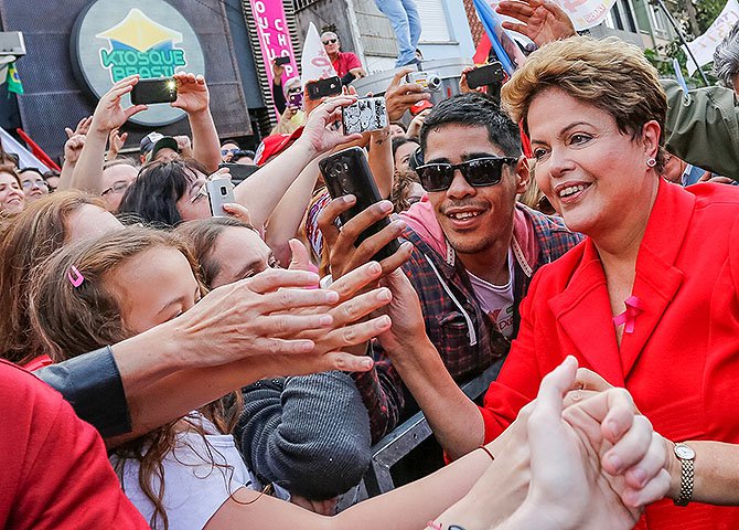 Como eleitor de Dilma, tomado pelo espírito da indignação e diante das infâmias do senador tucano derrotado, sinto-me na obrigação, dever e direito em apresentar, junto ao judiciário, representação contra Aécio Neves (Foto: Walmir Damasceno) Como eleitor de Dilma, tomado pelo espírito da indignação e diante das infâmias do senador tucano derrotado, sinto-me na obrigação, dever e direito em apresentar, junto ao judiciário, representação contra Aécio Neves