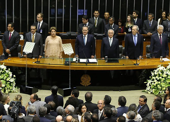 É razoável para o brasileiro mediano, que vê, por exemplo, seu direito ao seguro-desemprego se distanciar de seis meses para 18 meses de carência com as novas regras, se perguntar por que o Brasil não utiliza parte desta poupança para sair do aperto (Foto: Aquiles Lins) www.brasil247.com - É razoável para o brasileiro mediano, que vê, por exemplo, seu direito ao seguro-desemprego se distanciar de seis meses para 18 meses de carência com as novas regras, se perguntar por que o Brasil não utiliza parte desta poupança para sair do aperto