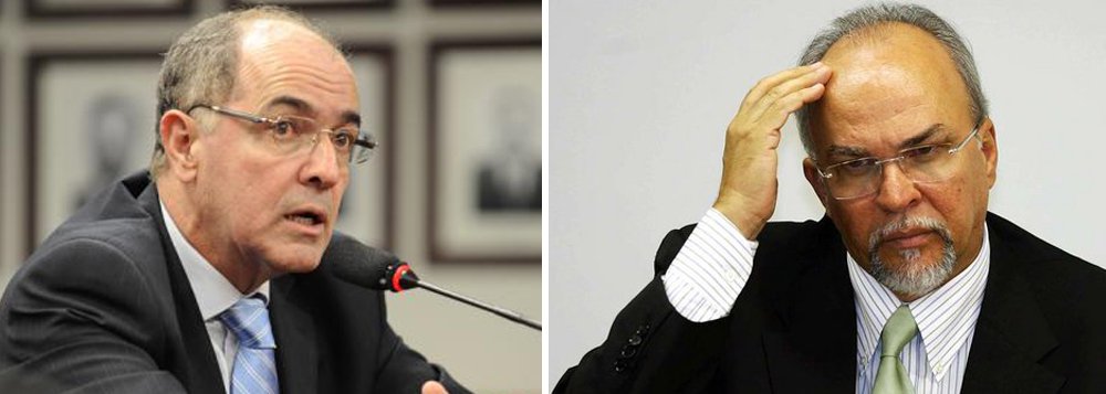 Presidente do DEM na Bahia, José Carlos Aleluia, reafirmou que vai entrar na Justiça pedindo afastamento do ex-deputado Mário Negromonte do Tribunal de Contas dos Municípios por causa de possível envolvimento dele em suposto esquema de pagamento de propina em contratos da Petrobras; "O povo e as prefeituras baianas não podem aceitar que as contas municipais sejam fiscalizadas por alguém envolvido num esquema de corrupção de R$ 10 bilhões, o maior da história do Brasil", justifica o líder democrata (Foto: Romulo Faro) Presidente do DEM na Bahia, José Carlos Aleluia, reafirmou que vai entrar na Justiça pedindo afastamento do ex-deputado Mário Negromonte do Tribunal de Contas dos Municípios por causa de possível envolvimento dele em suposto esquema de pagamento de propina em contratos da Petrobras; "O povo e as prefeituras baianas não podem aceitar que as contas municipais sejam fiscalizadas por alguém envolvido num esquema de corrupção de R$ 10 bilhões, o maior da história do Brasil", justifica o líder democrata