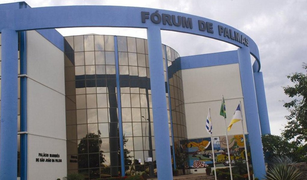 Juiz Agenor Alexandre da Silva, da 2ª Vara dos Feitos das Fazendas e Registros Públicos, negou pedido de decisão liminar feito pelo Ministério Público Estadual (MPE) para impedir o que classificou como "farra" das promoções de policiais militares, realizada pelo governador Sandoval Cardoso (SD); magistrado avalia que pelas alegações do Ministério Público fica “difícil distinguir cada caso concreto”, não sendo possível definir se determinado militar “teria ou não direito à promoção” (Foto: Aquiles Lins) Juiz Agenor Alexandre da Silva, da 2ª Vara dos Feitos das Fazendas e Registros Públicos, negou pedido de decisão liminar feito pelo Ministério Público Estadual (MPE) para impedir o que classificou como "farra" das promoções de policiais militares, realizada pelo governador Sandoval Cardoso (SD); magistrado avalia que pelas alegações do Ministério Público fica “difícil distinguir cada caso concreto”, não sendo possível definir se determinado militar “teria ou não direito à promoção”