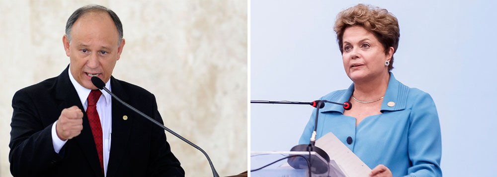Faltando três dias para a realização de uma série de manifestações programadas contra a presidente Dilma Rousseff, o ministro das Relações Institucionais, Pepe vargas, disse que a defesa do impeachment "é algo que cheira a golpe"; "Há uma presidente no exercício do seu cargo ungida pelas urnas, e falar em impeachment é desrespeitar a vontade majoritária da população brasileira que foi às urnas, é algo que cheira a golpe. Isso é inadmissível", disse (Foto: Paulo Emílio) Faltando três dias para a realização de uma série de manifestações programadas contra a presidente Dilma Rousseff, o ministro das Relações Institucionais, Pepe vargas, disse que a defesa do impeachment "é algo que cheira a golpe"; "Há uma presidente no exercício do seu cargo ungida pelas urnas, e falar em impeachment é desrespeitar a vontade majoritária da população brasileira que foi às urnas, é algo que cheira a golpe. Isso é inadmissível", disse