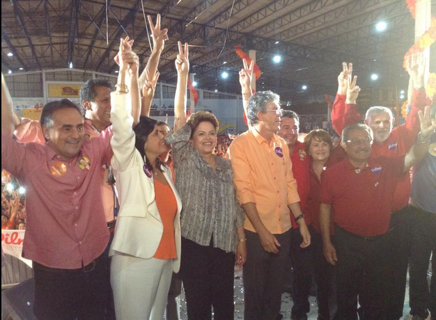 Se a Dilma é recordista de voto no Nordeste é por causa da exata compreensão que a petista tem desta extraordinária Região do país e do seu povo. A mesma compreensão que tem o Lula, um nordestino de Garanhuns, cidade do Agreste pernambucano (Foto: Robert Lobato) Se a Dilma é recordista de voto no Nordeste é por causa da exata compreensão que a petista tem desta extraordinária Região do país e do seu povo. A mesma compreensão que tem o Lula, um nordestino de Garanhuns, cidade do Agreste pernambucano