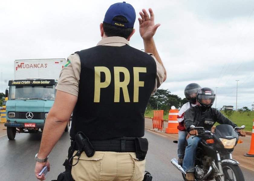 Ações têm início nesta quinta-feira (2), véspera de feriado, e contam com reforço no efetivo para todo o Ceará. Corpo de Bombeiros, Polícia Civil, Perícia Forense, Polícia Militar, Coordenadoria de Operações Aéreas e Coordenadoria Integrada de Planejamento Operacional participam da Operação Semana Santa, que conta ainda com o Batalhão de Policiamento Rodoviário Estadual e Detran (Foto: Rodrigo Rocha) Ações têm início nesta quinta-feira (2), véspera de feriado, e contam com reforço no efetivo para todo o Ceará. Corpo de Bombeiros, Polícia Civil, Perícia Forense, Polícia Militar, Coordenadoria de Operações Aéreas e Coordenadoria Integrada de Planejamento Operacional participam da Operação Semana Santa, que conta ainda com o Batalhão de Policiamento Rodoviário Estadual e Detran