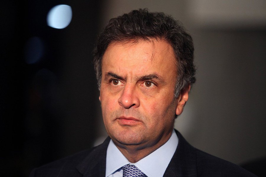 O véu de uma imprensa manipulada pelas classes dominantes tem sido a arma fundamental de Aécio. Lamentavelmente é difícil mudar esse quadro (Foto: Walmir Damasceno) O véu de uma imprensa manipulada pelas classes dominantes tem sido a arma fundamental de Aécio. Lamentavelmente é difícil mudar esse quadro