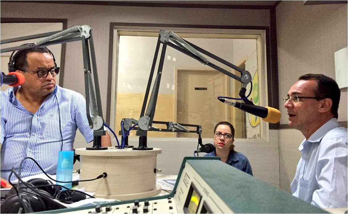 O secretário de Estado da Saúde, José Sobral, concedeu entrevista nesta segunda (9), na 103 FM, onde fez uma avaliação dos 70 dias em que está à frente da pasta da Saúde e abordou outros temas como: superlotação do Hospital de Urgências de Sergipe (Huse), as investigações do incêndio ocorrido na Central de Logística (Celog) da Fundação Hospitalar de Saúde (FHS), o êxito do Programa Mais Médicos em Sergipe e a importância da união entre todos os servidores para fortalecer a assistência ao usuário do SUS (Foto: Valter Lima) O secretário de Estado da Saúde, José Sobral, concedeu entrevista nesta segunda (9), na 103 FM, onde fez uma avaliação dos 70 dias em que está à frente da pasta da Saúde e abordou outros temas como: superlotação do Hospital de Urgências de Sergipe (Huse), as investigações do incêndio ocorrido na Central de Logística (Celog) da Fundação Hospitalar de Saúde (FHS), o êxito do Programa Mais Médicos em Sergipe e a importância da união entre todos os servidores para fortalecer a assistência ao usuário do SUS