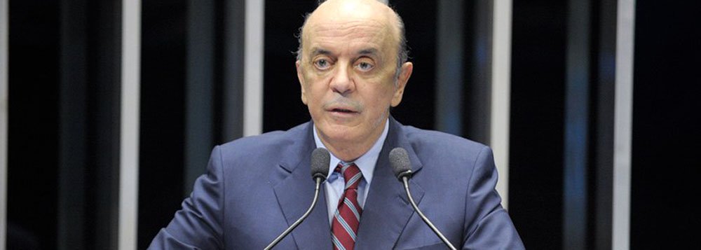 Proposta (PLS 274/2015) faz parte da regulamentação da chamada PEC da Bengala, apresentada há dez anos pelo ex-senador Pedro Simon, que altera de 70 para 75 anos de idade a aposentadoria compulsória dos ministros do Supremo Tribunal Federal (STF), do Tribunal de Contas da União (TCU) e de outros tribunais superiores; segundo o senador tucano José Serra, proposta significará uma economia aproximada de R$ 800 milhões a R$ 1,4 bilhão por ano no próximo meio século (Foto: Roberta Namour) Proposta (PLS 274/2015) faz parte da regulamentação da chamada PEC da Bengala, apresentada há dez anos pelo ex-senador Pedro Simon, que altera de 70 para 75 anos de idade a aposentadoria compulsória dos ministros do Supremo Tribunal Federal (STF), do Tribunal de Contas da União (TCU) e de outros tribunais superiores; segundo o senador tucano José Serra, proposta significará uma economia aproximada de R$ 800 milhões a R$ 1,4 bilhão por ano no próximo meio século