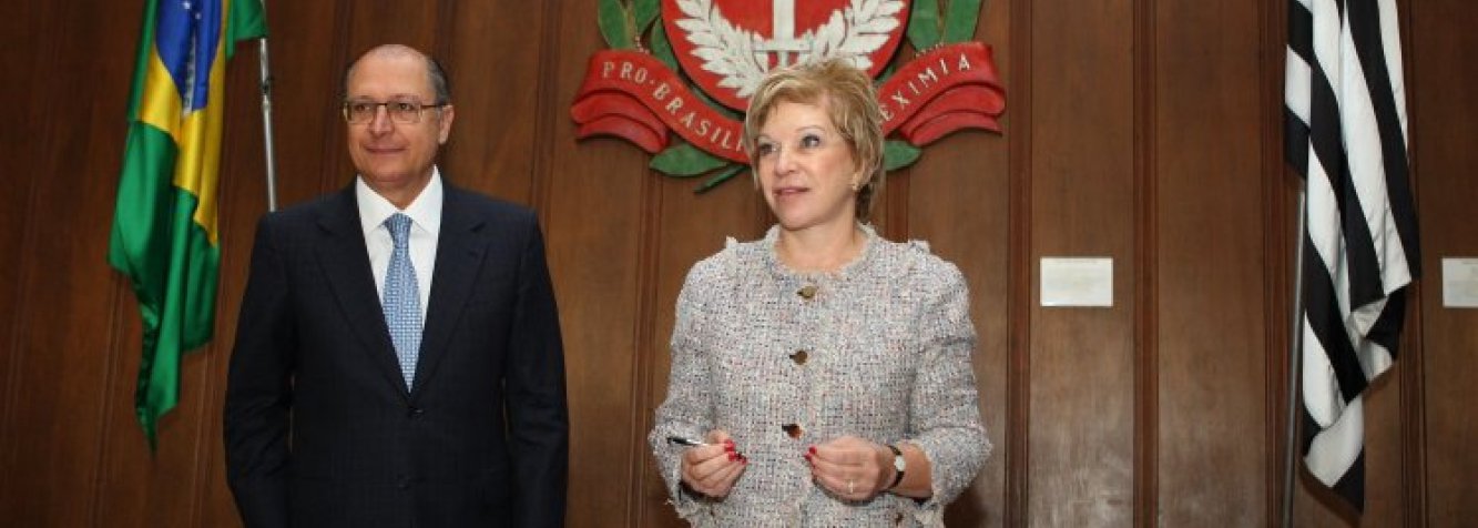 Na avaliação do governador Geraldo Alckmin (PSDB), a saída de Marta Suplicy do PT é uma "decisão importante do ponto de vista político"; "É sempre positivo. Ela é uma liderança importante, é senadora por São Paulo e foi prefeita da capital paulista", disse Alckmin nesta terça-feira, 28; o tucano deu aval às negociações da senadora com o PSB para a disputa a Prefeitura de São Paulo no ano que vem (Foto: Aquiles Lins) www.brasil247.com - Na avaliação do governador Geraldo Alckmin (PSDB), a saída de Marta Suplicy do PT é uma "decisão importante do ponto de vista político"; "É sempre positivo. Ela é uma liderança importante, é senadora por São Paulo e foi prefeita da capital paulista", disse Alckmin nesta terça-feira, 28; o tucano deu aval às negociações da senadora com o PSB para a disputa a Prefeitura de São Paulo no ano que vem