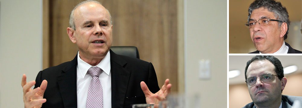 Após presidente Dilma Rousseff sinalizar a saída do ministro Guido Mantega em caso de reeleição, Otaviano Canuto, secretário de Assuntos Internacionais da Fazenda no governo Lula e há 11 anos no Banco Mundial; e Nelson Barbosa, ex-secretário-executivo da pasta, são apontados como favoritos para a vaga (Foto: Roberta Namour) Após presidente Dilma Rousseff sinalizar a saída do ministro Guido Mantega em caso de reeleição, Otaviano Canuto, secretário de Assuntos Internacionais da Fazenda no governo Lula e há 11 anos no Banco Mundial; e Nelson Barbosa, ex-secretário-executivo da pasta, são apontados como favoritos para a vaga