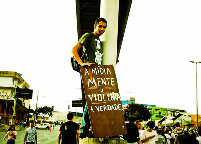 A direita brasileira pode dar quantos golpes quiser, mas não anulará a nossa maior vitória. A emergência de um núcleo duro de opinião crítica à mídia é uma grande conquista democrática (Foto: Miguel do Rosário) A direita brasileira pode dar quantos golpes quiser, mas não anulará a nossa maior vitória. A emergência de um núcleo duro de opinião crítica à mídia é uma grande conquista democrática