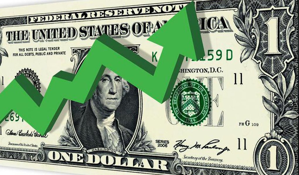 O dólar opera em forte alta nesta sexta-feira, 13; logo no início dos negócios, chegou a superar R$ 3,21, de acordo com a agência Reuters; por volta das 10h50, a moeda bateu os R$ 3,22, em meio a preocupações persistentes com a situação política e econômica do Brasil (Foto: Aquiles Lins) O dólar opera em forte alta nesta sexta-feira, 13; logo no início dos negócios, chegou a superar R$ 3,21, de acordo com a agência Reuters; por volta das 10h50, a moeda bateu os R$ 3,22, em meio a preocupações persistentes com a situação política e econômica do Brasil