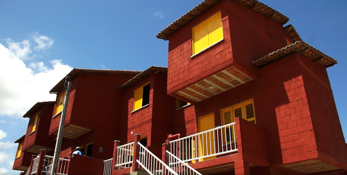 Os recursos, garantidos por uma operação de crédito junto ao Governo Federal, via Orçamento Geral da União (OGU), serão investido na construção de 732 novas unidades habitacionais no Vila do Mar e na Lagoa do Papicu, além da ampliação do terminal de ônibus da Parangaba e do BRT entre as avenidas Senador Fernandes Távora, no Parque Genibaú, e Expedicionários, no Montese (Foto: Rodrigo Rocha) Os recursos, garantidos por uma operação de crédito junto ao Governo Federal, via Orçamento Geral da União (OGU), serão investido na construção de 732 novas unidades habitacionais no Vila do Mar e na Lagoa do Papicu, além da ampliação do terminal de ônibus da Parangaba e do BRT entre as avenidas Senador Fernandes Távora, no Parque Genibaú, e Expedicionários, no Montese