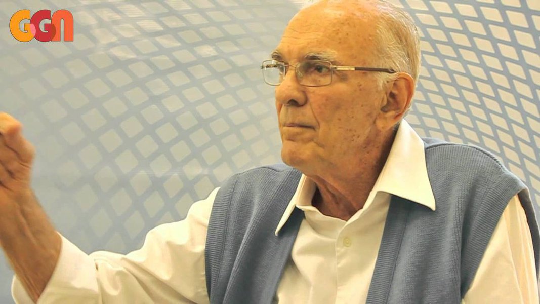 "No clima de ódio que se cultiva no Brasil nos últimos tempos, no clima de condenação irada da política de distribuição de renda, num clima desta natureza só se pode esperar uma decisão legislativa bem retrógrada sobre o limite da idade penal", diz Saturnino Braga, ex-prefeito do Rio de Janeiro; "A persistir este clima, no ano próximo o Congresso Brasileiro pode votar a pena de morte" (Foto: Leonardo Attuch) "No clima de ódio que se cultiva no Brasil nos últimos tempos, no clima de condenação irada da política de distribuição de renda, num clima desta natureza só se pode esperar uma decisão legislativa bem retrógrada sobre o limite da idade penal", diz Saturnino Braga, ex-prefeito do Rio de Janeiro; "A persistir este clima, no ano próximo o Congresso Brasileiro pode votar a pena de morte"