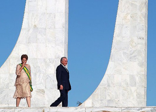 A narrativa ao longo do ano (falta de água, falta de luz, aumentos generalizados, recessão, PIB negativo) pode ou não levar à discussão do impeachment após a CPI da Petrobras (Foto: Luiz Roberto Da Costa Jr.) A narrativa ao longo do ano (falta de água, falta de luz, aumentos generalizados, recessão, PIB negativo) pode ou não levar à discussão do impeachment após a CPI da Petrobras