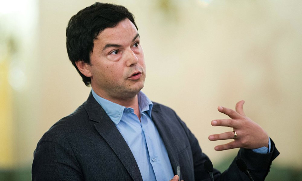Economista autor do influente livro "O capital no século XXI", que vendeu mais de um milhão de exemplares em todo o mundo, declara que "a ideia segundo a qual é preciso insistir em secar os orçamentos com base em mais austeridade para curar o doente" parece "completamente insensata"; sobre a Europa, acredita que a responsabilidade da crise é "de todos os países" (Foto: Gisele Federicce) Economista autor do influente livro "O capital no século XXI", que vendeu mais de um milhão de exemplares em todo o mundo, declara que "a ideia segundo a qual é preciso insistir em secar os orçamentos com base em mais austeridade para curar o doente" parece "completamente insensata"; sobre a Europa, acredita que a responsabilidade da crise é "de todos os países"