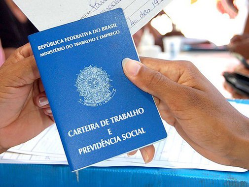 A política de cortes começou a atacar justamente garantias dos trabalhadores. Isso porque na campanha eleitoral a então candidata Dilma disse que "nem que a vaca tussa" mexeria em direitos dos trabalhadores (Foto: Jorge Nazareno) A política de cortes começou a atacar justamente garantias dos trabalhadores. Isso porque na campanha eleitoral a então candidata Dilma disse que "nem que a vaca tussa" mexeria em direitos dos trabalhadores