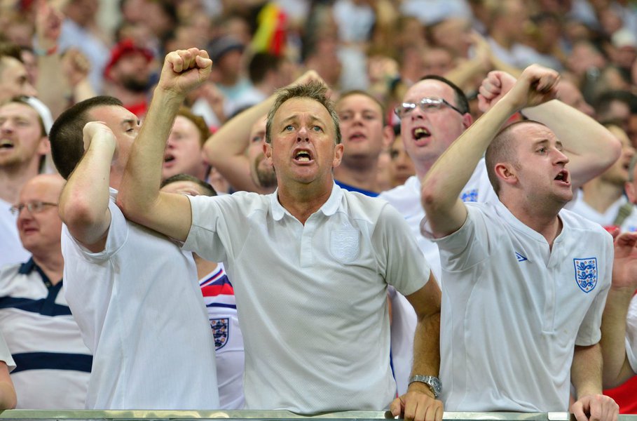 Inglaterra faz 5 x 0 em San Marino com dois gols de Rooney