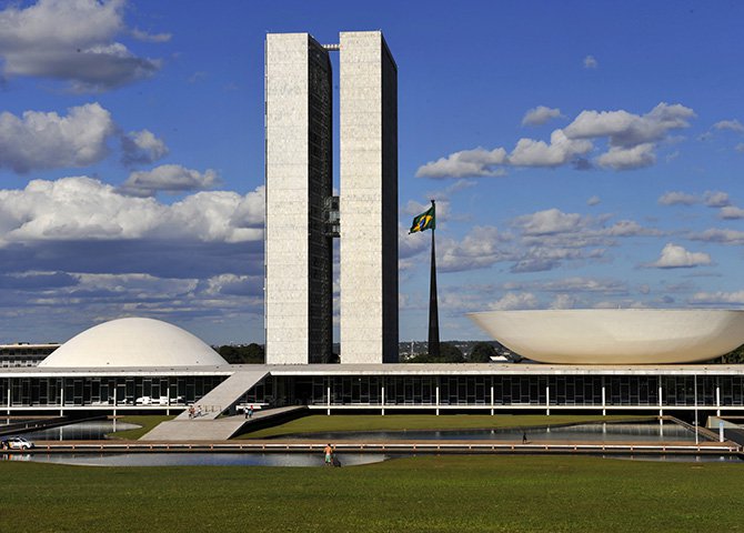 A existência de Fundo Partidário não tem qualquer fundamento moral, democrático e mesmo político. Qual o sentido em que a sociedade como um todo direcione dinheiro público para partidos que são, como o nome diz, uma parte dela? (Foto: Jose Carlos de Assis) A existência de Fundo Partidário não tem qualquer fundamento moral, democrático e mesmo político. Qual o sentido em que a sociedade como um todo direcione dinheiro público para partidos que são, como o nome diz, uma parte dela?