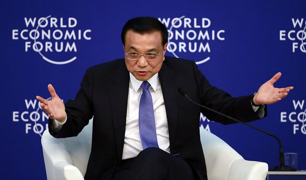 Segundo o colunista Sergio Leo, primeiro-ministro chinês, Li Keqiang, desembarca no Brasil na próxima semana com uma lista de quase 60 projetos de investimento, de obras de infraestrutura a instalações industriais; o setor de energia é o principal alvo dos chineses, com projetos previstos que somam quase US$ 33 bilhões, incluindo a segunda fase da transmissão de Belo Monte, uma hidrelétrica e uma termelétrica (Foto: Roberta Namour) Segundo o colunista Sergio Leo, primeiro-ministro chinês, Li Keqiang, desembarca no Brasil na próxima semana com uma lista de quase 60 projetos de investimento, de obras de infraestrutura a instalações industriais; o setor de energia é o principal alvo dos chineses, com projetos previstos que somam quase US$ 33 bilhões, incluindo a segunda fase da transmissão de Belo Monte, uma hidrelétrica e uma termelétrica