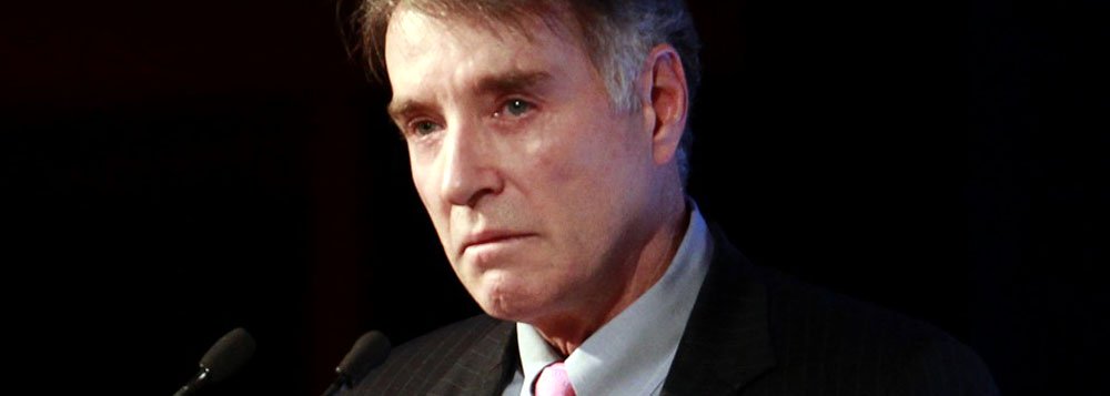Os acionistas minoritários da OGX, atual OGPar, ingressaram com uma notícia-crime, na 4ª Delegacia de Polícia Civil do Rio de Janeiro, contra o empresário Eike Batista pelo crime de estelionato; na semana passada, um outro grupo de investidores entrou com uma ação civil pública contra Eike Batista junto ao Tribunal de Justiça do Rio de Janeiro (Foto: Paulo Emílio) Os acionistas minoritários da OGX, atual OGPar, ingressaram com uma notícia-crime, na 4ª Delegacia de Polícia Civil do Rio de Janeiro, contra o empresário Eike Batista pelo crime de estelionato; na semana passada, um outro grupo de investidores entrou com uma ação civil pública contra Eike Batista junto ao Tribunal de Justiça do Rio de Janeiro