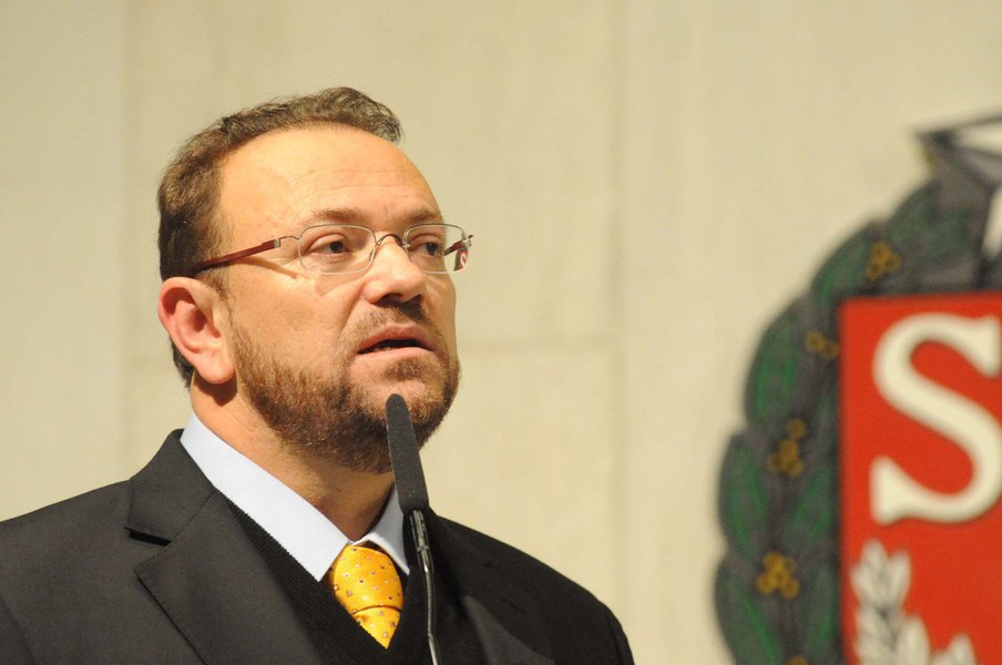 Ex-deputado estadual vai assumir a Secretaria de Comunicação Social (Secom) da Presidência da República em substituição ao ex-ministro Thomas Traumann, que pediu exoneração do cargo na última quarta-feira 25; o novo ministro tomará posse na terça-feira 31; Edinho foi deputado, prefeito de Araraquara (SP) e tesoureiro da campanha presidencial de Dilma em 2014, além de presidente do PT-SP (Foto: Paulo Emílio) Ex-deputado estadual vai assumir a Secretaria de Comunicação Social (Secom) da Presidência da República em substituição ao ex-ministro Thomas Traumann, que pediu exoneração do cargo na última quarta-feira 25; o novo ministro tomará posse na terça-feira 31; Edinho foi deputado, prefeito de Araraquara (SP) e tesoureiro da campanha presidencial de Dilma em 2014, além de presidente do PT-SP