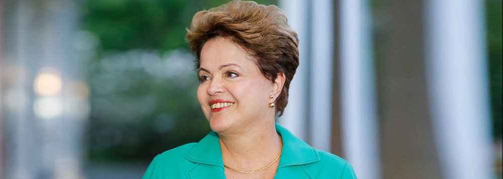 Brasília - DF, 13/10/2014. Dilma Rousseff durante a entrevista coletiva. Foto: Ichiro Guerra/ Dilma 13 (Foto: Gisele Federicce) Brasília - DF, 13/10/2014. Dilma Rousseff durante a entrevista coletiva. Foto: Ichiro Guerra/ Dilma 13