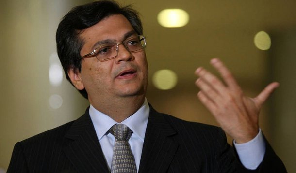 "Já visitei os principais investidores do Maranhão", diz o governador Flávio Dino (PCdoB); segundo ele, objetivo é estimular produções locais, sem o apoio do poder público; Dino espera que a abertura de diálogo possibilite parcerias como a construção de um gasoduto para interligar a Bacia do Parnaíba ao Porto de Itaqui, em São Luís (Foto: Roberta Namour) "Já visitei os principais investidores do Maranhão", diz o governador Flávio Dino (PCdoB); segundo ele, objetivo é estimular produções locais, sem o apoio do poder público; Dino espera que a abertura de diálogo possibilite parcerias como a construção de um gasoduto para interligar a Bacia do Parnaíba ao Porto de Itaqui, em São Luís