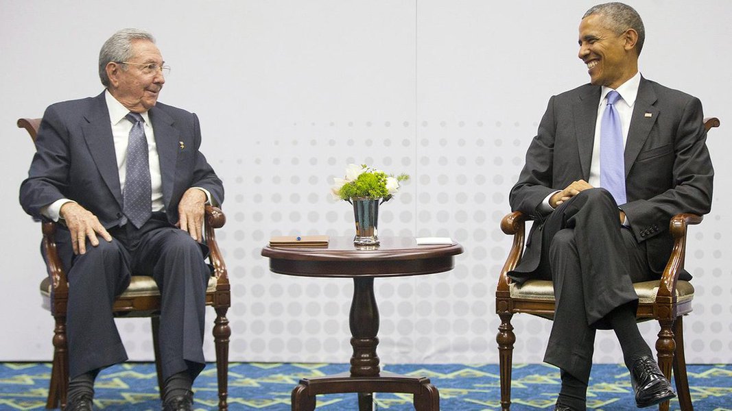 "O presidente Obama nasceu sob a política do bloqueio a Cuba, também não tem culpa disso, mas esse e outros elementos deverão ser resolvidos no processo de normalização de relações", disse o líder cubano Raúl Castro; após críticas ao embargo, ele disse que norte-americano é "honesto" e tem "jeito de ser que obedece origem humilde" (Foto: Leonardo Attuch) "O presidente Obama nasceu sob a política do bloqueio a Cuba, também não tem culpa disso, mas esse e outros elementos deverão ser resolvidos no processo de normalização de relações", disse o líder cubano Raúl Castro; após críticas ao embargo, ele disse que norte-americano é "honesto" e tem "jeito de ser que obedece origem humilde"