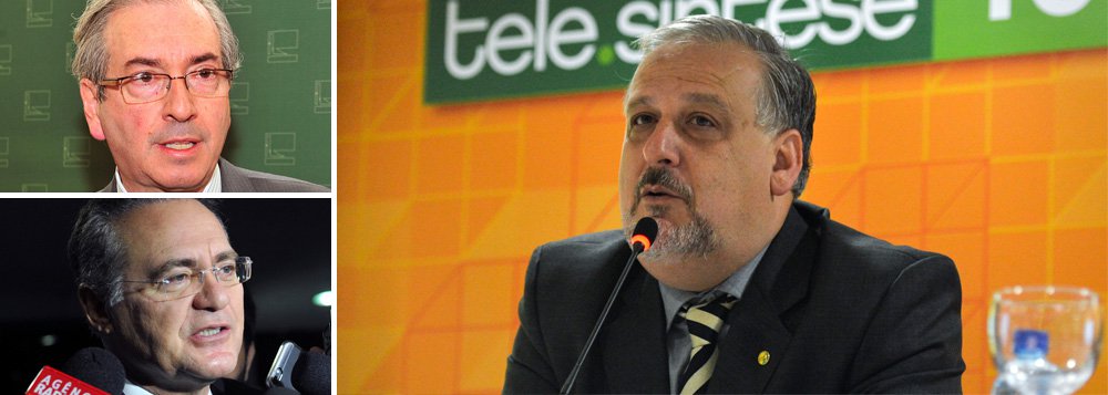 O presidente do Senado, Renan Calheiros, alertou ontem que o Congresso poderá derrubar o veto da presidente Dilma na questão das dívidas de estados e municípios; também esteve para ser votada na Comissão de Constituição e Justiça a proposta, patrocinada por Eduardo Cunha, que reduz os ministérios a 20, mas foi adiada; "Aonde o PMDB quer chegar?", pergunta Tereza Cruvinel, colunista do 247; "O PMDB quer menos ministérios desde que não seja um dos seis que ocupa", opina a jornalista; não por acaso, diz ela, o ministro das Comunicações, Ricardo Berzoini, é o convidado desta tarde a expor no Congresso as diretrizes que os ministros estão adotando em suas áreas; Tereza afirma que ao contrário de seu discurso, o PMDB "cobiça, para valer", o lugar de Berzoini; leia a íntegra (Foto: Gisele Federicce) O presidente do Senado, Renan Calheiros, alertou ontem que o Congresso poderá derrubar o veto da presidente Dilma na questão das dívidas de estados e municípios; também esteve para ser votada na Comissão de Constituição e Justiça a proposta, patrocinada por Eduardo Cunha, que reduz os ministérios a 20, mas foi adiada; "Aonde o PMDB quer chegar?", pergunta Tereza Cruvinel, colunista do 247; "O PMDB quer menos ministérios desde que não seja um dos seis que ocupa", opina a jornalista; não por acaso, diz ela, o ministro das Comunicações, Ricardo Berzoini, é o convidado desta tarde a expor no Congresso as diretrizes que os ministros estão adotando em suas áreas; Tereza afirma que ao contrário de seu discurso, o PMDB "cobiça, para valer", o lugar de Berzoini; leia a íntegra